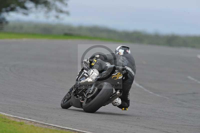 Motorcycle action photographs;cadwell;cadwell park photographs;event digital images;eventdigitalimages;motor racing louth lincolnshire;no limits trackdays;peter wileman photography;trackday;trackday digital images;trackday photos
