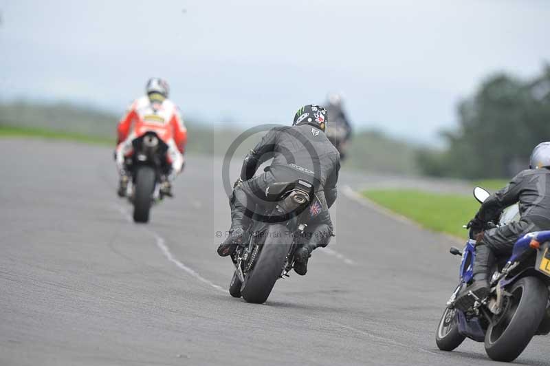 Motorcycle action photographs;cadwell;cadwell park photographs;event digital images;eventdigitalimages;motor racing louth lincolnshire;no limits trackdays;peter wileman photography;trackday;trackday digital images;trackday photos