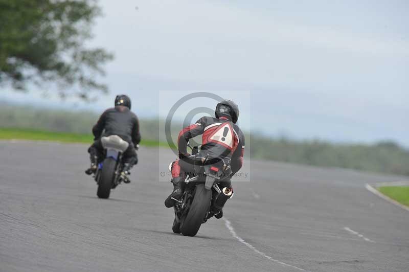 Motorcycle action photographs;cadwell;cadwell park photographs;event digital images;eventdigitalimages;motor racing louth lincolnshire;no limits trackdays;peter wileman photography;trackday;trackday digital images;trackday photos