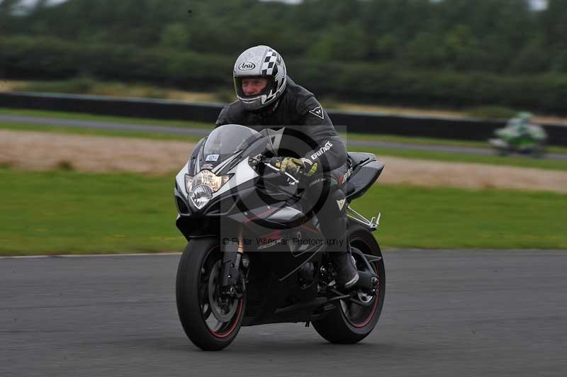 Motorcycle action photographs;cadwell;cadwell park photographs;event digital images;eventdigitalimages;motor racing louth lincolnshire;no limits trackdays;peter wileman photography;trackday;trackday digital images;trackday photos