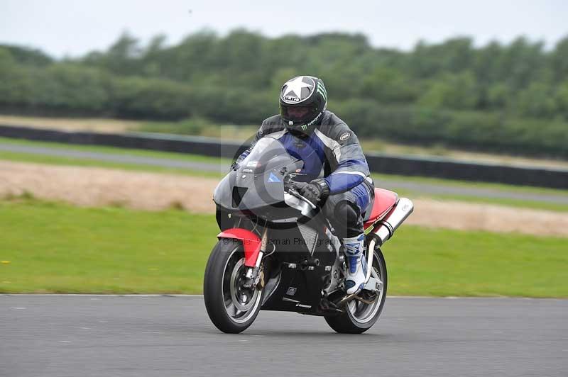 Motorcycle action photographs;cadwell;cadwell park photographs;event digital images;eventdigitalimages;motor racing louth lincolnshire;no limits trackdays;peter wileman photography;trackday;trackday digital images;trackday photos