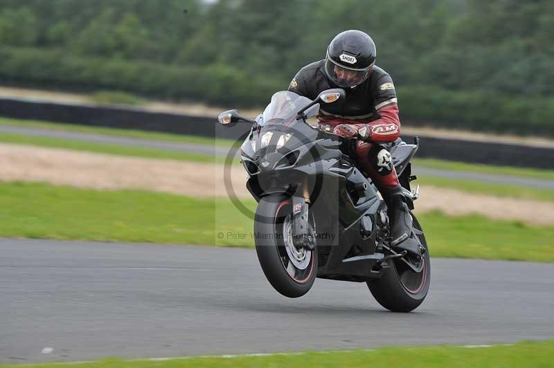 Motorcycle action photographs;cadwell;cadwell park photographs;event digital images;eventdigitalimages;motor racing louth lincolnshire;no limits trackdays;peter wileman photography;trackday;trackday digital images;trackday photos