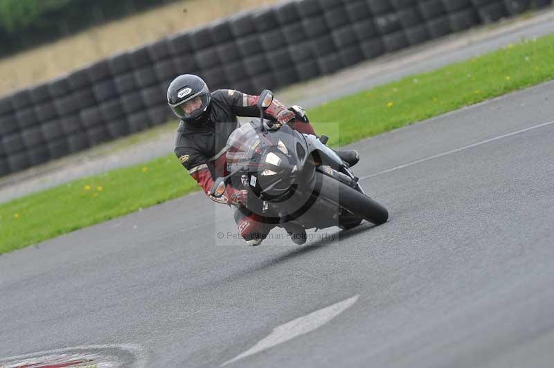 Motorcycle action photographs;cadwell;cadwell park photographs;event digital images;eventdigitalimages;motor racing louth lincolnshire;no limits trackdays;peter wileman photography;trackday;trackday digital images;trackday photos