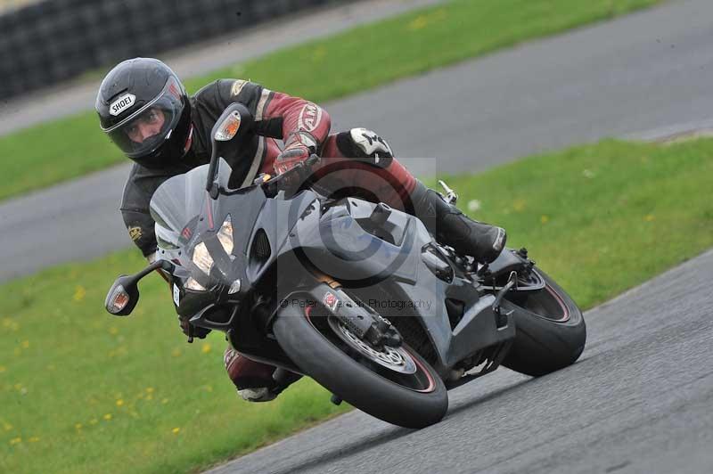 Motorcycle action photographs;cadwell;cadwell park photographs;event digital images;eventdigitalimages;motor racing louth lincolnshire;no limits trackdays;peter wileman photography;trackday;trackday digital images;trackday photos