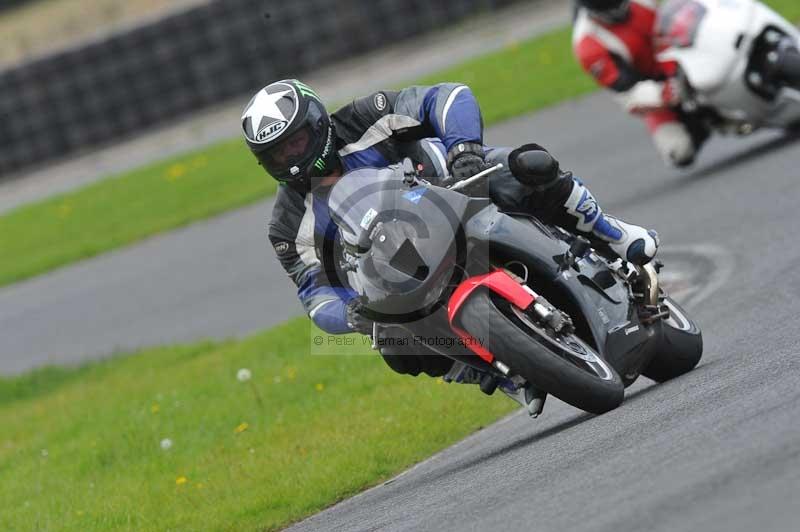 Motorcycle action photographs;cadwell;cadwell park photographs;event digital images;eventdigitalimages;motor racing louth lincolnshire;no limits trackdays;peter wileman photography;trackday;trackday digital images;trackday photos