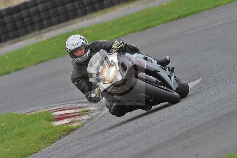 Motorcycle action photographs;cadwell;cadwell park photographs;event digital images;eventdigitalimages;motor racing louth lincolnshire;no limits trackdays;peter wileman photography;trackday;trackday digital images;trackday photos