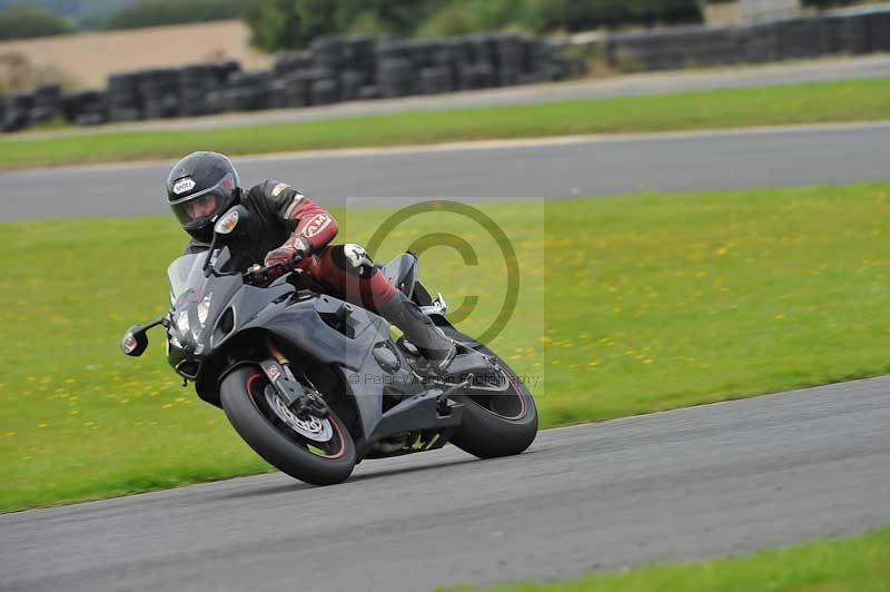Motorcycle action photographs;cadwell;cadwell park photographs;event digital images;eventdigitalimages;motor racing louth lincolnshire;no limits trackdays;peter wileman photography;trackday;trackday digital images;trackday photos