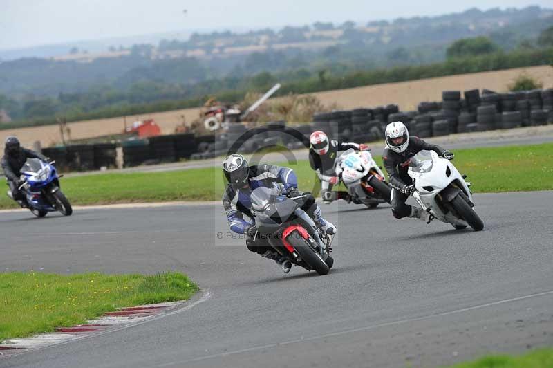 Motorcycle action photographs;cadwell;cadwell park photographs;event digital images;eventdigitalimages;motor racing louth lincolnshire;no limits trackdays;peter wileman photography;trackday;trackday digital images;trackday photos