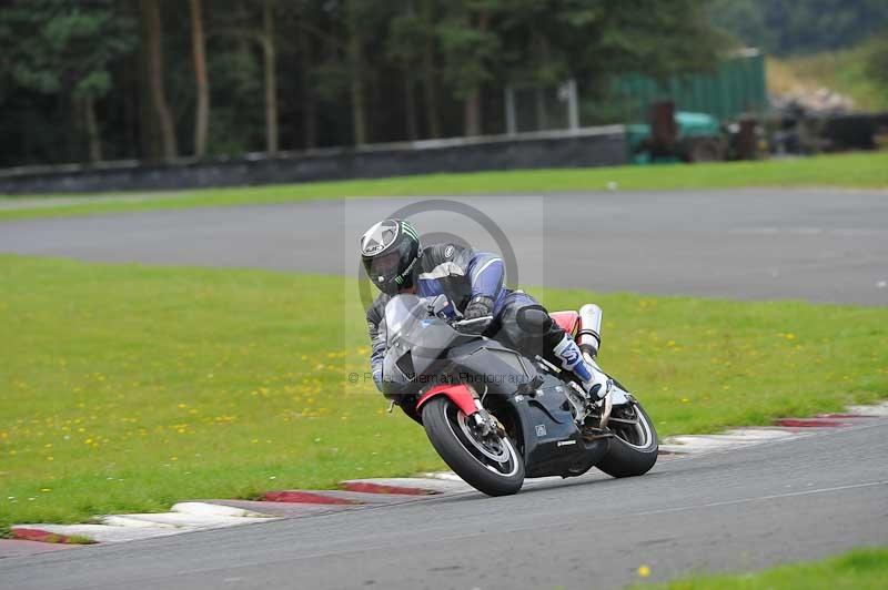 Motorcycle action photographs;cadwell;cadwell park photographs;event digital images;eventdigitalimages;motor racing louth lincolnshire;no limits trackdays;peter wileman photography;trackday;trackday digital images;trackday photos