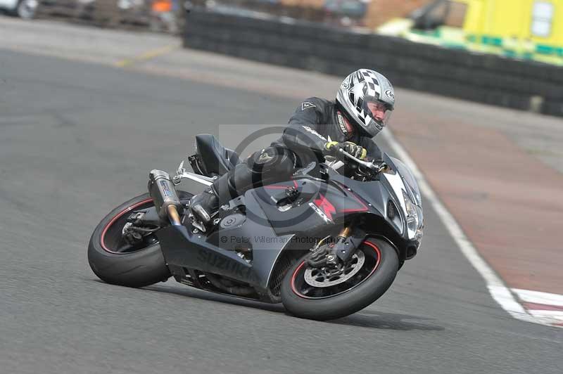 Motorcycle action photographs;cadwell;cadwell park photographs;event digital images;eventdigitalimages;motor racing louth lincolnshire;no limits trackdays;peter wileman photography;trackday;trackday digital images;trackday photos