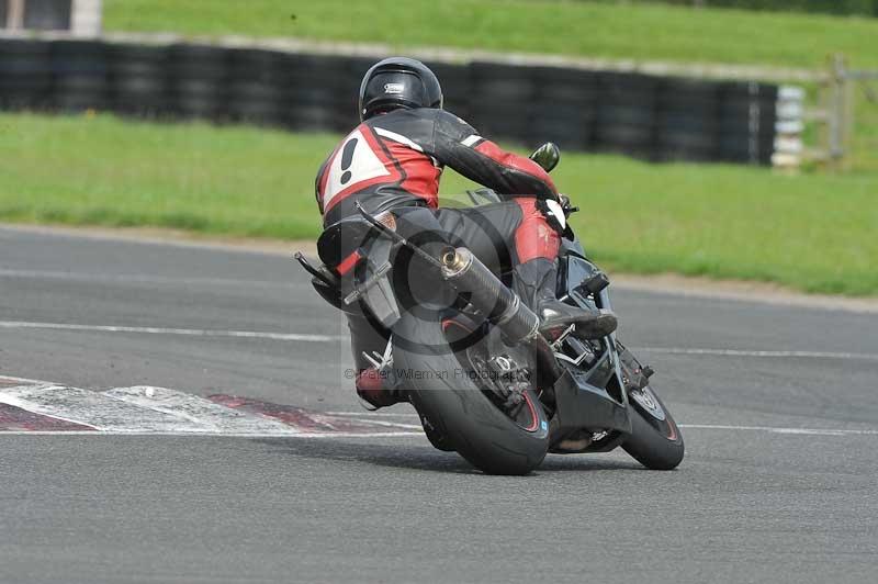 Motorcycle action photographs;cadwell;cadwell park photographs;event digital images;eventdigitalimages;motor racing louth lincolnshire;no limits trackdays;peter wileman photography;trackday;trackday digital images;trackday photos
