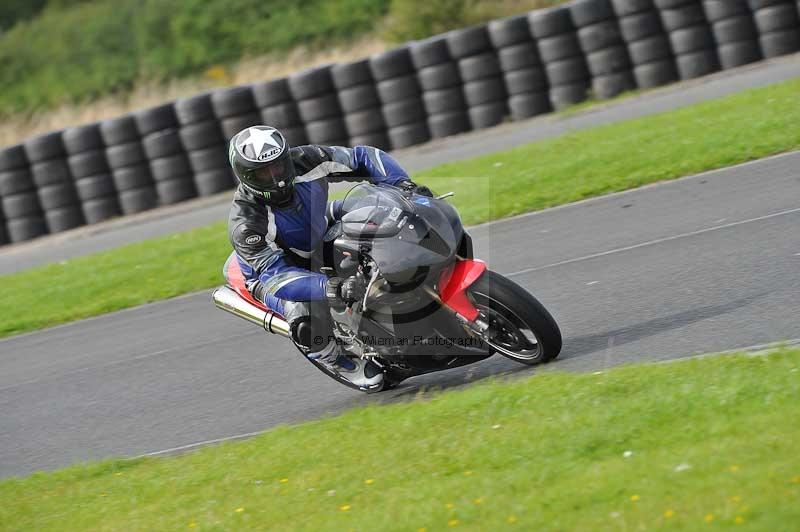 Motorcycle action photographs;cadwell;cadwell park photographs;event digital images;eventdigitalimages;motor racing louth lincolnshire;no limits trackdays;peter wileman photography;trackday;trackday digital images;trackday photos