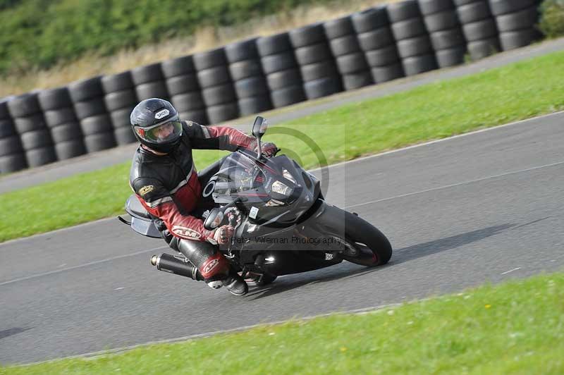 Motorcycle action photographs;cadwell;cadwell park photographs;event digital images;eventdigitalimages;motor racing louth lincolnshire;no limits trackdays;peter wileman photography;trackday;trackday digital images;trackday photos
