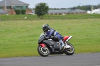 Motorcycle-action-photographs;cadwell;cadwell-park-photographs;event-digital-images;eventdigitalimages;motor-racing-louth-lincolnshire;no-limits-trackdays;peter-wileman-photography;trackday;trackday-digital-images;trackday-photos