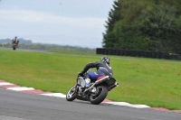 Motorcycle-action-photographs;cadwell;cadwell-park-photographs;event-digital-images;eventdigitalimages;motor-racing-louth-lincolnshire;no-limits-trackdays;peter-wileman-photography;trackday;trackday-digital-images;trackday-photos