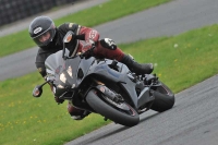 Motorcycle-action-photographs;cadwell;cadwell-park-photographs;event-digital-images;eventdigitalimages;motor-racing-louth-lincolnshire;no-limits-trackdays;peter-wileman-photography;trackday;trackday-digital-images;trackday-photos