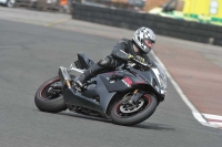 Motorcycle-action-photographs;cadwell;cadwell-park-photographs;event-digital-images;eventdigitalimages;motor-racing-louth-lincolnshire;no-limits-trackdays;peter-wileman-photography;trackday;trackday-digital-images;trackday-photos