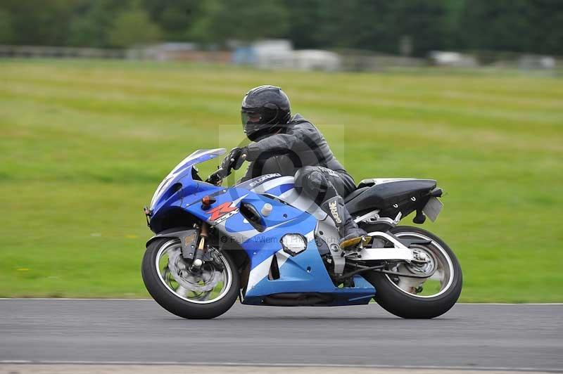 Motorcycle action photographs;cadwell;cadwell park photographs;event digital images;eventdigitalimages;motor racing louth lincolnshire;no limits trackdays;peter wileman photography;trackday;trackday digital images;trackday photos