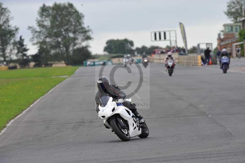 Motorcycle action photographs;cadwell;cadwell park photographs;event digital images;eventdigitalimages;motor racing louth lincolnshire;no limits trackdays;peter wileman photography;trackday;trackday digital images;trackday photos