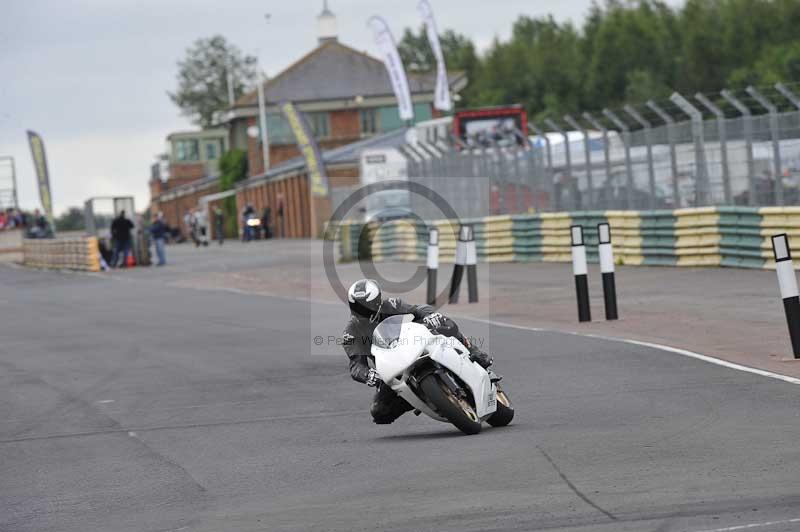Motorcycle action photographs;cadwell;cadwell park photographs;event digital images;eventdigitalimages;motor racing louth lincolnshire;no limits trackdays;peter wileman photography;trackday;trackday digital images;trackday photos