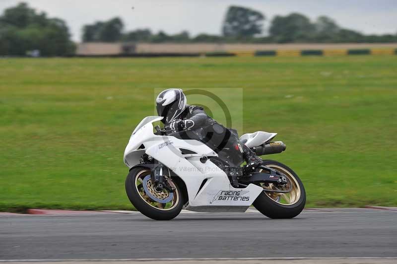 Motorcycle action photographs;cadwell;cadwell park photographs;event digital images;eventdigitalimages;motor racing louth lincolnshire;no limits trackdays;peter wileman photography;trackday;trackday digital images;trackday photos