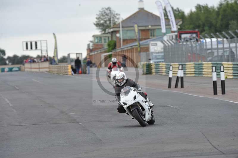 Motorcycle action photographs;cadwell;cadwell park photographs;event digital images;eventdigitalimages;motor racing louth lincolnshire;no limits trackdays;peter wileman photography;trackday;trackday digital images;trackday photos
