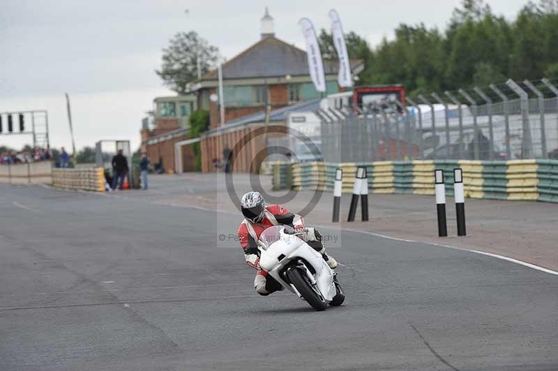 Motorcycle action photographs;cadwell;cadwell park photographs;event digital images;eventdigitalimages;motor racing louth lincolnshire;no limits trackdays;peter wileman photography;trackday;trackday digital images;trackday photos