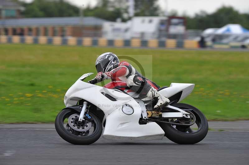 Motorcycle action photographs;cadwell;cadwell park photographs;event digital images;eventdigitalimages;motor racing louth lincolnshire;no limits trackdays;peter wileman photography;trackday;trackday digital images;trackday photos