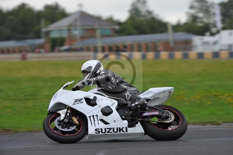 Motorcycle action photographs;cadwell;cadwell park photographs;event digital images;eventdigitalimages;motor racing louth lincolnshire;no limits trackdays;peter wileman photography;trackday;trackday digital images;trackday photos