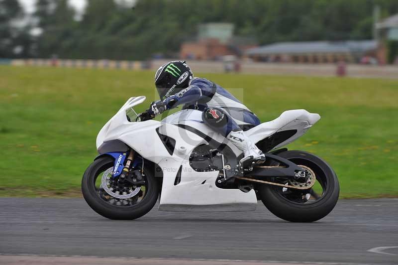 Motorcycle action photographs;cadwell;cadwell park photographs;event digital images;eventdigitalimages;motor racing louth lincolnshire;no limits trackdays;peter wileman photography;trackday;trackday digital images;trackday photos