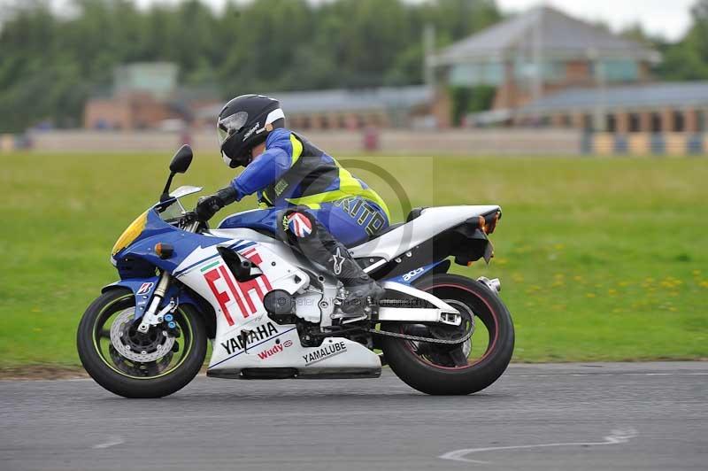 Motorcycle action photographs;cadwell;cadwell park photographs;event digital images;eventdigitalimages;motor racing louth lincolnshire;no limits trackdays;peter wileman photography;trackday;trackday digital images;trackday photos