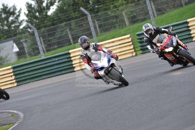 Motorcycle action photographs;cadwell;cadwell park photographs;event digital images;eventdigitalimages;motor racing louth lincolnshire;no limits trackdays;peter wileman photography;trackday;trackday digital images;trackday photos