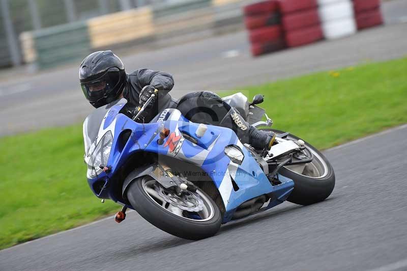 Motorcycle action photographs;cadwell;cadwell park photographs;event digital images;eventdigitalimages;motor racing louth lincolnshire;no limits trackdays;peter wileman photography;trackday;trackday digital images;trackday photos