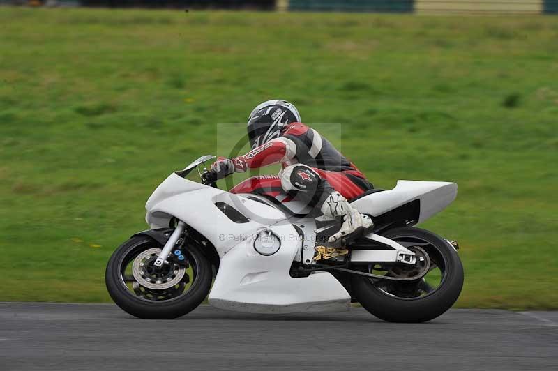 Motorcycle action photographs;cadwell;cadwell park photographs;event digital images;eventdigitalimages;motor racing louth lincolnshire;no limits trackdays;peter wileman photography;trackday;trackday digital images;trackday photos