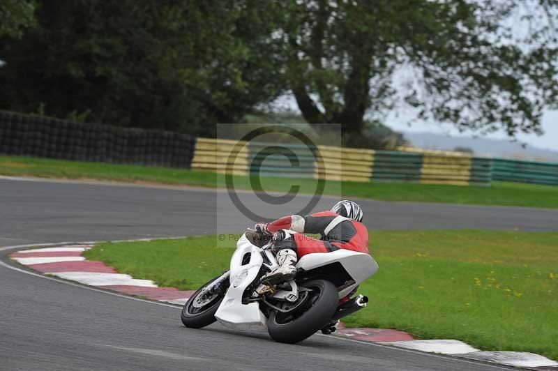 Motorcycle action photographs;cadwell;cadwell park photographs;event digital images;eventdigitalimages;motor racing louth lincolnshire;no limits trackdays;peter wileman photography;trackday;trackday digital images;trackday photos