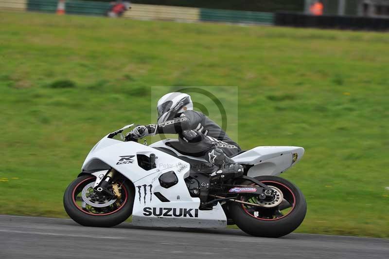 Motorcycle action photographs;cadwell;cadwell park photographs;event digital images;eventdigitalimages;motor racing louth lincolnshire;no limits trackdays;peter wileman photography;trackday;trackday digital images;trackday photos