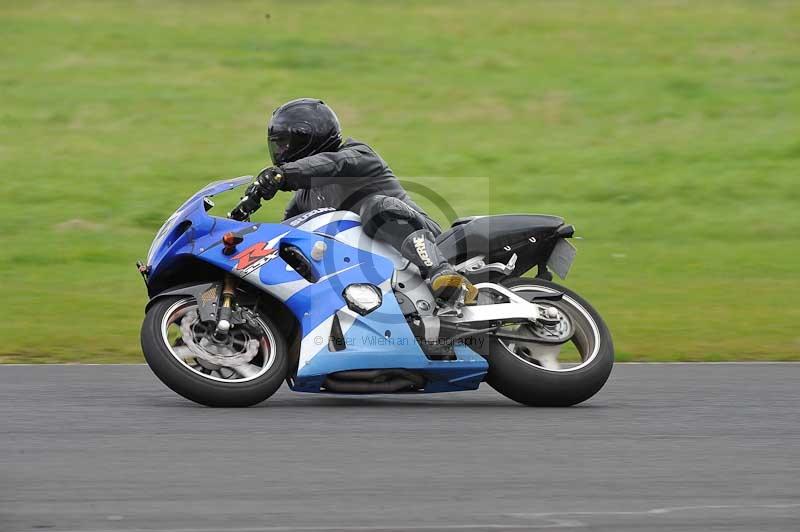Motorcycle action photographs;cadwell;cadwell park photographs;event digital images;eventdigitalimages;motor racing louth lincolnshire;no limits trackdays;peter wileman photography;trackday;trackday digital images;trackday photos