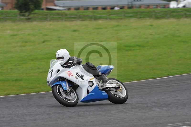 Motorcycle action photographs;cadwell;cadwell park photographs;event digital images;eventdigitalimages;motor racing louth lincolnshire;no limits trackdays;peter wileman photography;trackday;trackday digital images;trackday photos