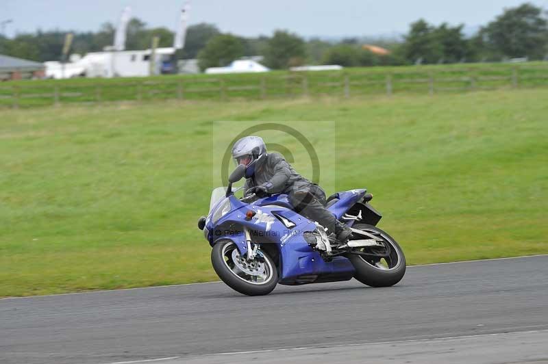 Motorcycle action photographs;cadwell;cadwell park photographs;event digital images;eventdigitalimages;motor racing louth lincolnshire;no limits trackdays;peter wileman photography;trackday;trackday digital images;trackday photos