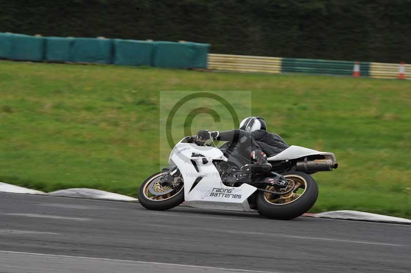 Motorcycle action photographs;cadwell;cadwell park photographs;event digital images;eventdigitalimages;motor racing louth lincolnshire;no limits trackdays;peter wileman photography;trackday;trackday digital images;trackday photos
