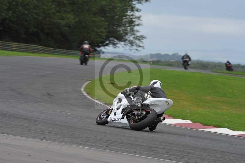 Motorcycle action photographs;cadwell;cadwell park photographs;event digital images;eventdigitalimages;motor racing louth lincolnshire;no limits trackdays;peter wileman photography;trackday;trackday digital images;trackday photos