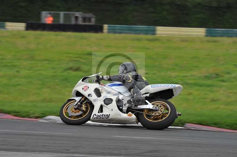 Motorcycle action photographs;cadwell;cadwell park photographs;event digital images;eventdigitalimages;motor racing louth lincolnshire;no limits trackdays;peter wileman photography;trackday;trackday digital images;trackday photos