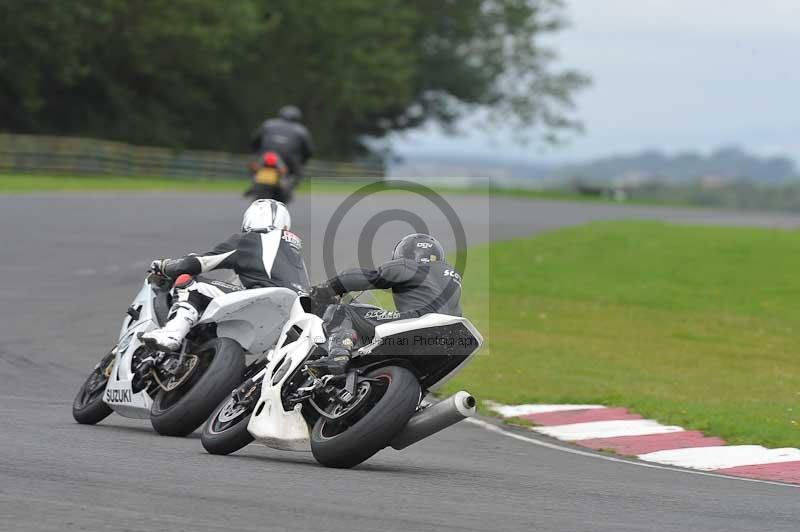 Motorcycle action photographs;cadwell;cadwell park photographs;event digital images;eventdigitalimages;motor racing louth lincolnshire;no limits trackdays;peter wileman photography;trackday;trackday digital images;trackday photos