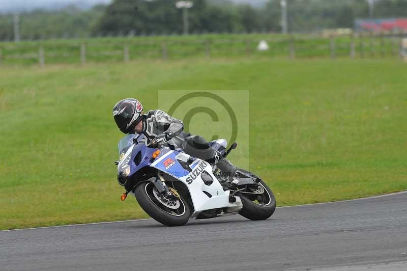 Motorcycle action photographs;cadwell;cadwell park photographs;event digital images;eventdigitalimages;motor racing louth lincolnshire;no limits trackdays;peter wileman photography;trackday;trackday digital images;trackday photos