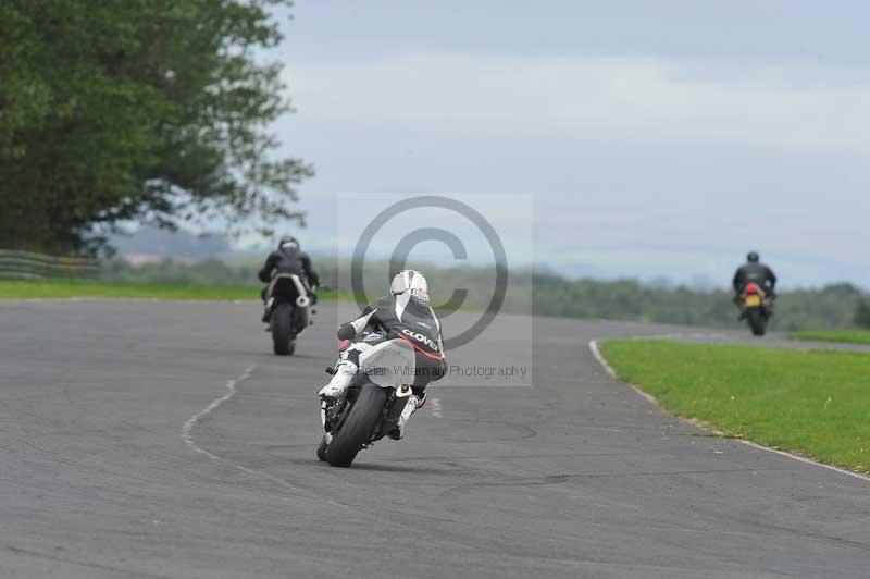 Motorcycle action photographs;cadwell;cadwell park photographs;event digital images;eventdigitalimages;motor racing louth lincolnshire;no limits trackdays;peter wileman photography;trackday;trackday digital images;trackday photos