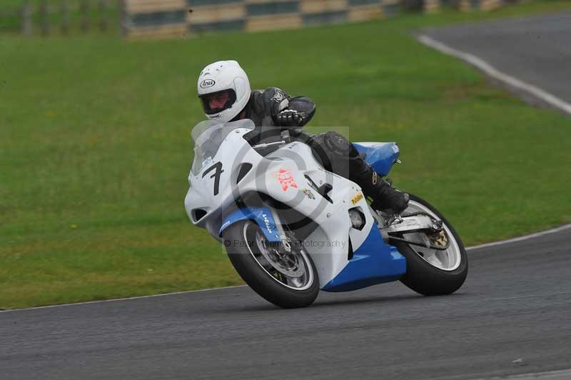 Motorcycle action photographs;cadwell;cadwell park photographs;event digital images;eventdigitalimages;motor racing louth lincolnshire;no limits trackdays;peter wileman photography;trackday;trackday digital images;trackday photos