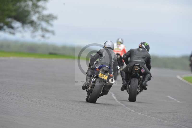 Motorcycle action photographs;cadwell;cadwell park photographs;event digital images;eventdigitalimages;motor racing louth lincolnshire;no limits trackdays;peter wileman photography;trackday;trackday digital images;trackday photos
