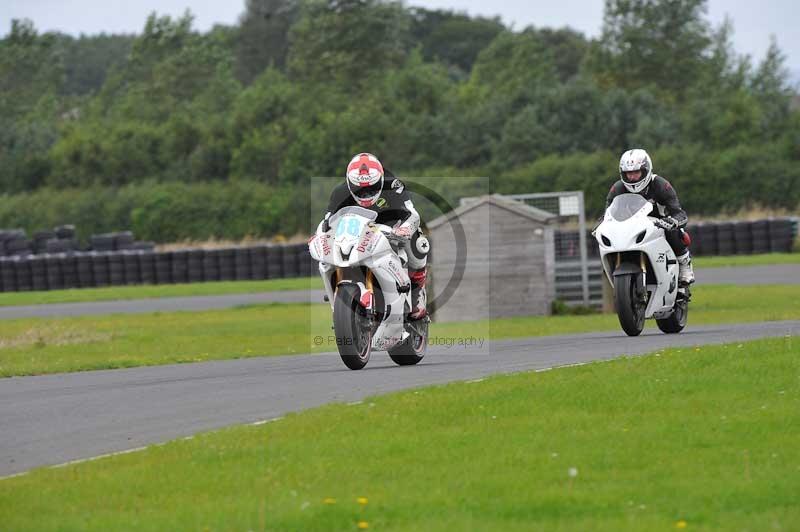 Motorcycle action photographs;cadwell;cadwell park photographs;event digital images;eventdigitalimages;motor racing louth lincolnshire;no limits trackdays;peter wileman photography;trackday;trackday digital images;trackday photos