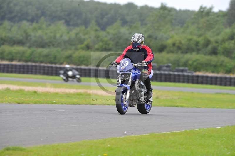 Motorcycle action photographs;cadwell;cadwell park photographs;event digital images;eventdigitalimages;motor racing louth lincolnshire;no limits trackdays;peter wileman photography;trackday;trackday digital images;trackday photos