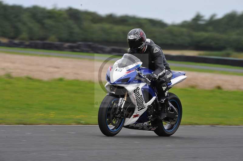 Motorcycle action photographs;cadwell;cadwell park photographs;event digital images;eventdigitalimages;motor racing louth lincolnshire;no limits trackdays;peter wileman photography;trackday;trackday digital images;trackday photos